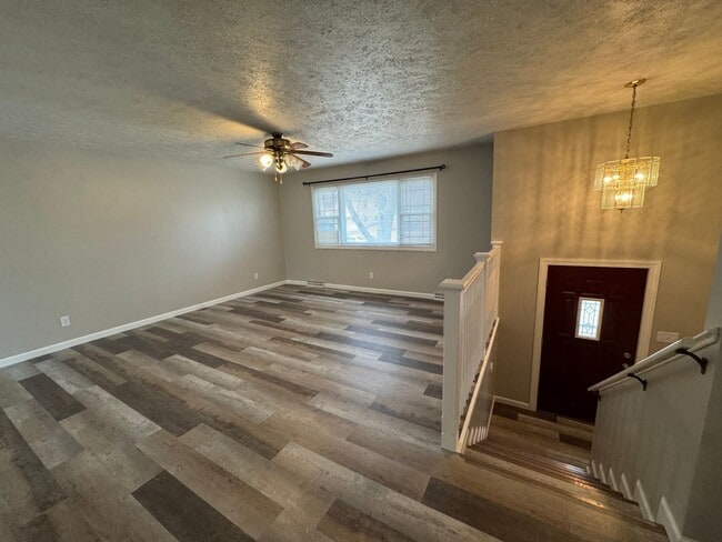 Building Photo - Newly updated! 3 bedroom, 2 bath home located near Skyview Lake! More updated photos to come!