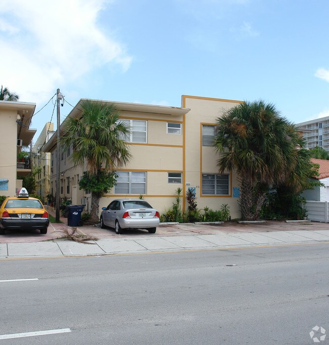Primary Photo - 9025 Harding Ave