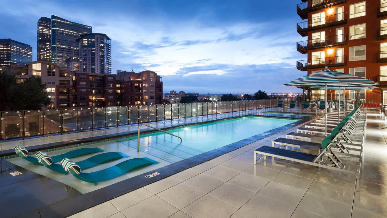 Piscina inspirada en un resort - Radius Uptown