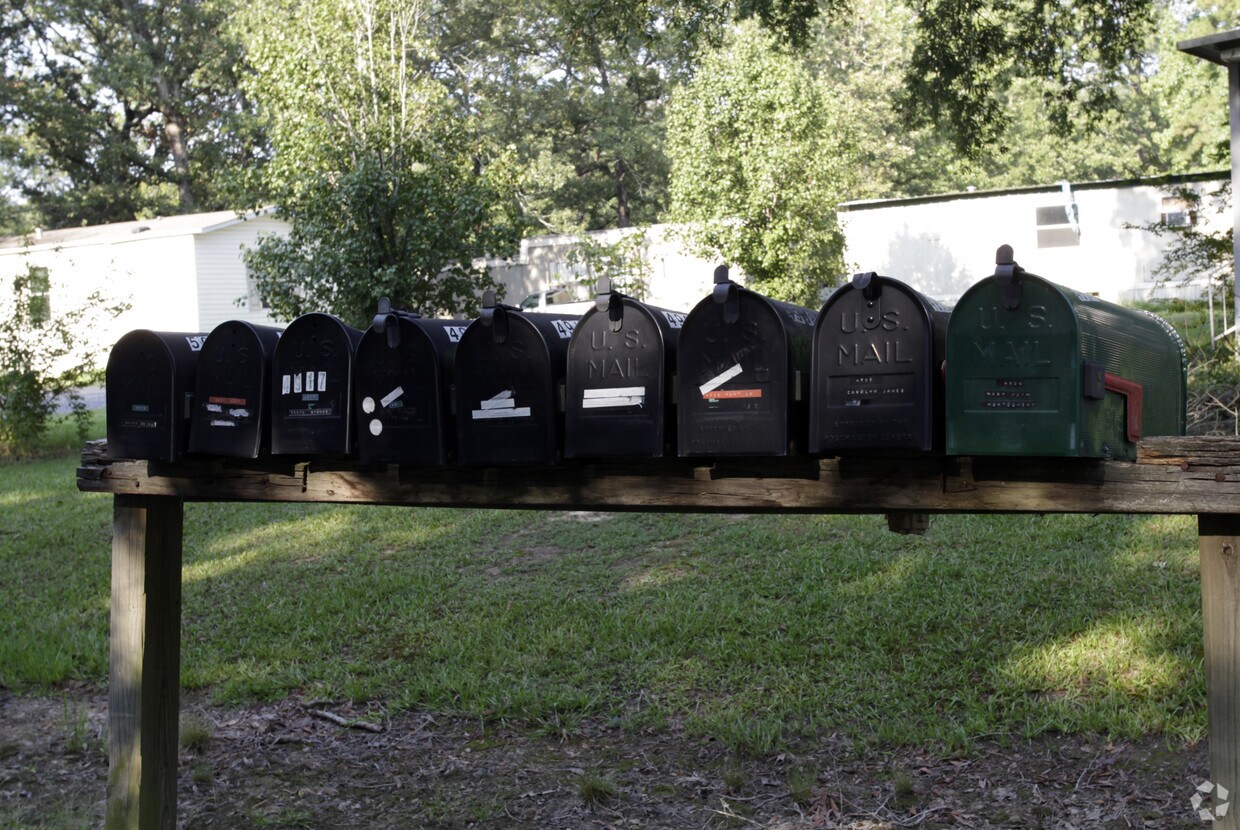 Foto del edificio - 15007 Cedar Ln