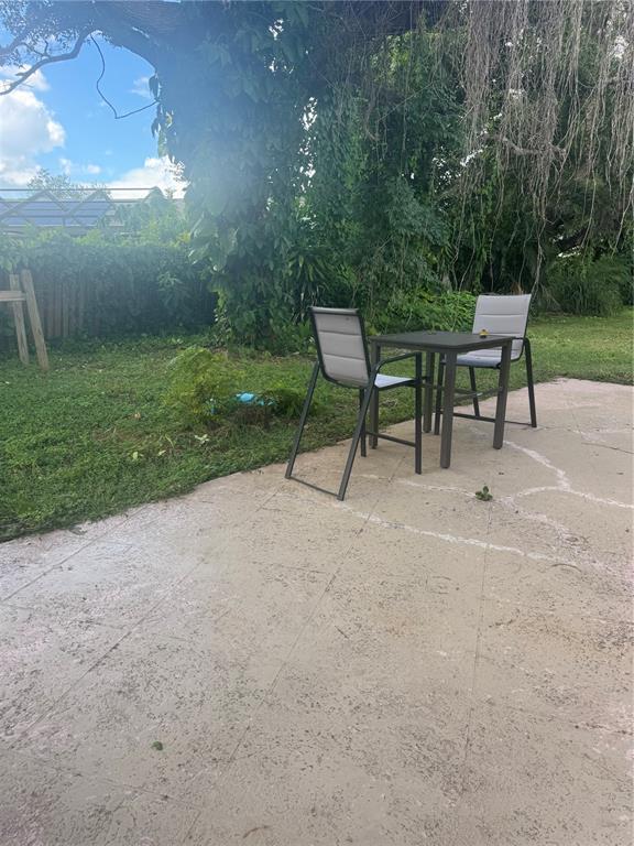 Foto del edificio - 4948 Camphor Ave