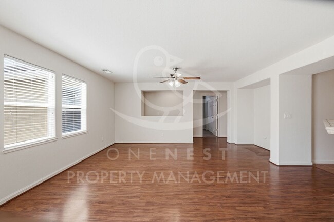 Foto del edificio - 3 Bedroom 2 Bathroom Plumas Lake, Move in Ready