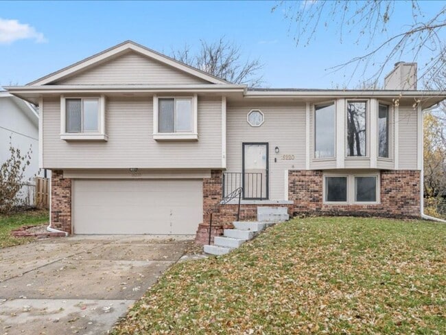 Building Photo - 3 bedroom , 2 bathroom House - Coming Soon