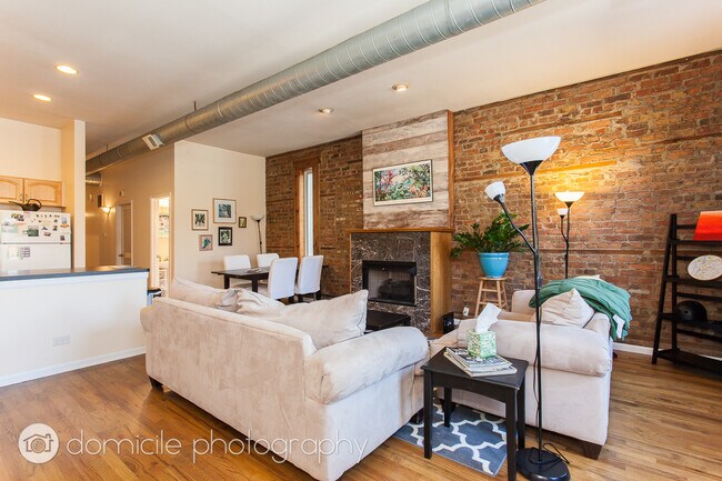 Foto del edificio - 1817 W Armitage Ave