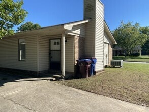 Building Photo - 8619 S 32nd Terrace