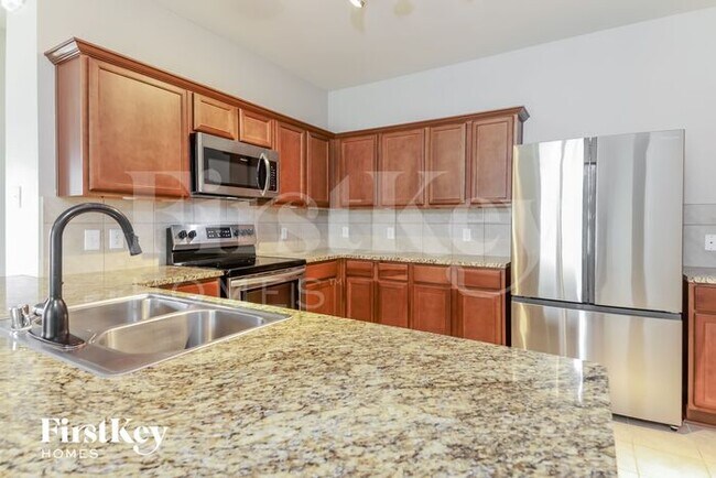Foto del edificio - 3350 Emerson Rd