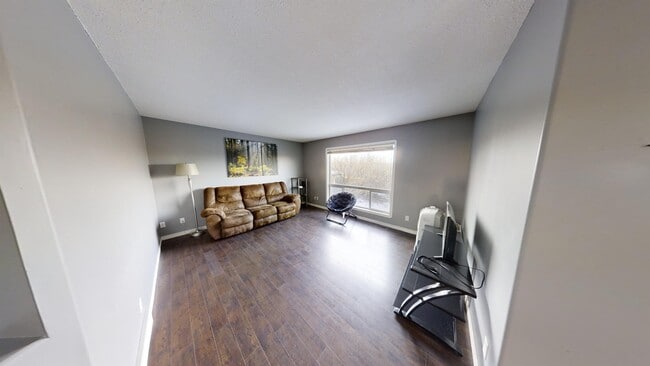 Building Photo - 9234-9115 115 Ave