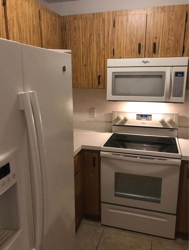 Cocina - 2110 NE 38th Ave