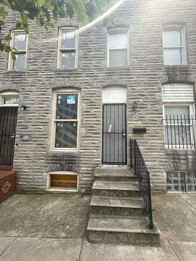 Foto del edificio - Two Bedroom House in Baltimore