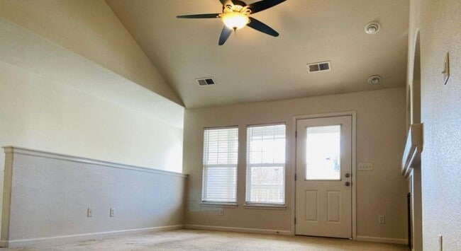 Building Photo - 3734 Ponderosa Ct