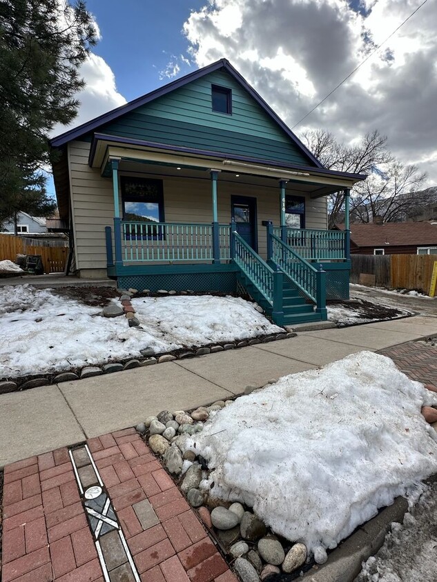 Primary Photo - Historic 3-bedroom, 1-bath home in Downtow...