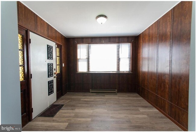 Building Photo - 2404 S 24th St