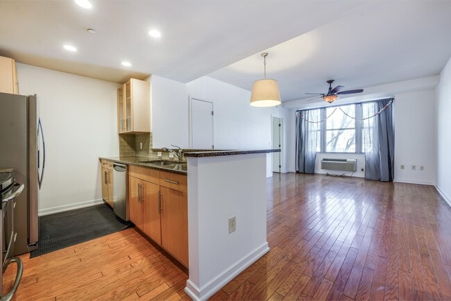 Building Photo - 149 Essex St