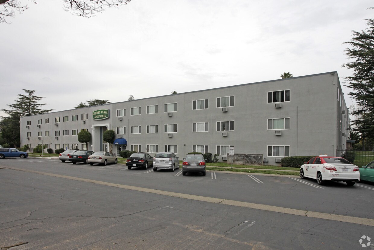 Jardín Plaza Apartment - Garden Plaza Apartments