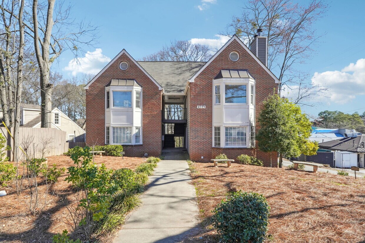 2071 Defoors Ferry Rd NW Unit B, Atlanta, GA 30318 Condo for Rent in