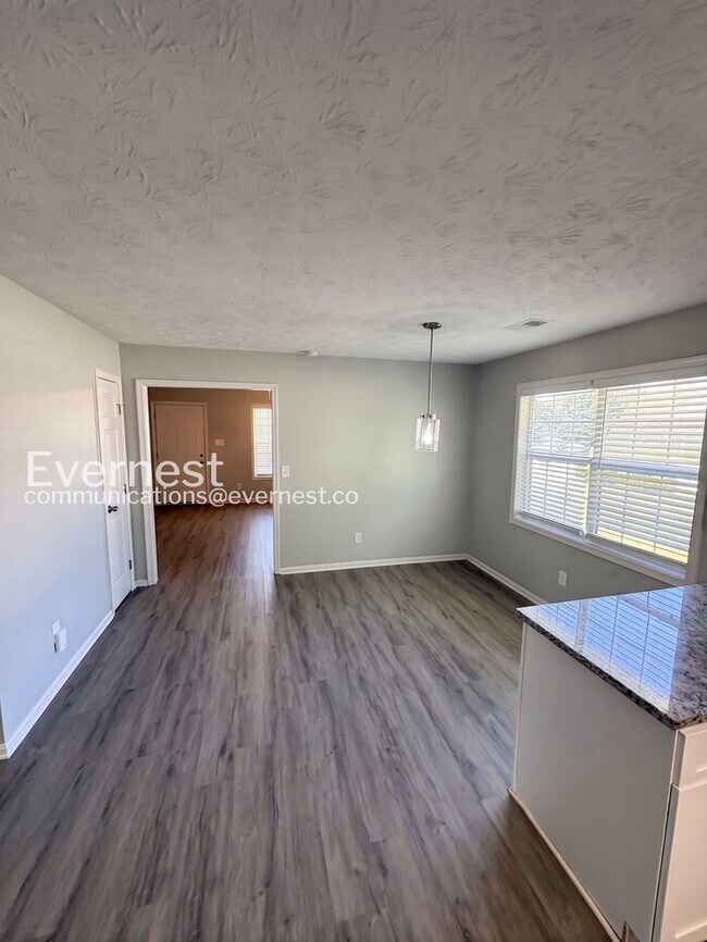 Building Photo - 113 Dove Landing
