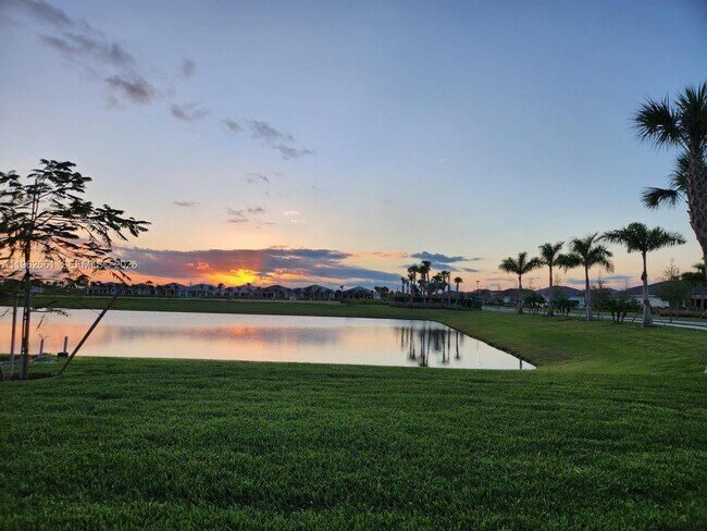 Foto del edificio - 5243 Rivo Alto Cir