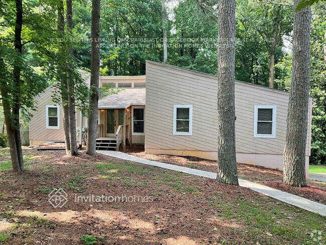 Building Photo - 2965 Creek Park Dr