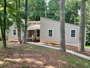 Building Photo - 2965 Creek Park Dr