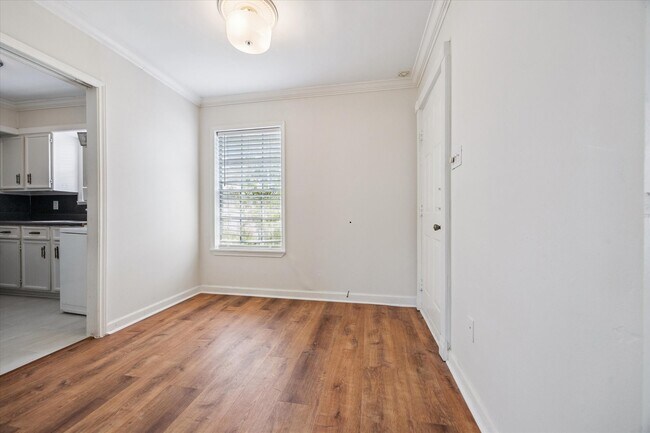Foto del edificio - 218 W 15th St