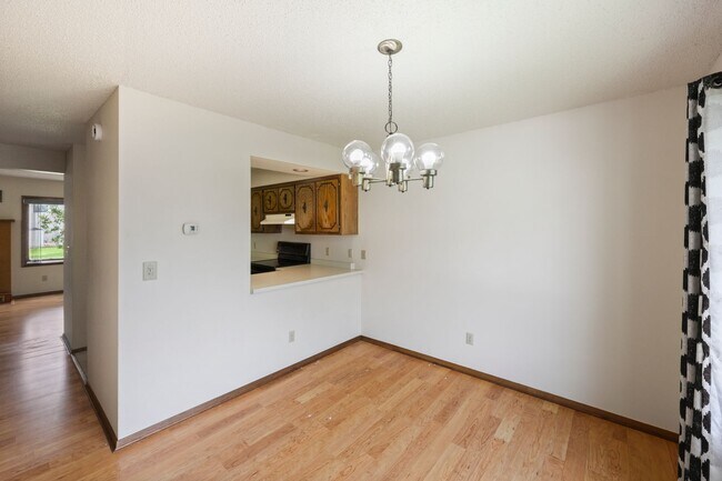 Foto del edificio - 3 Bedroom Townhome in St. Cloud
