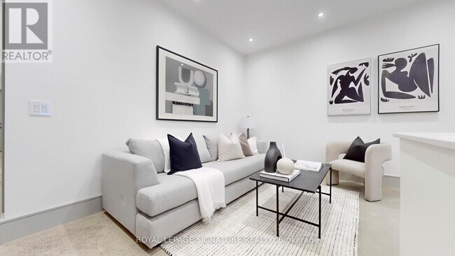 Photo du bâtiment - 82 Gough Ave