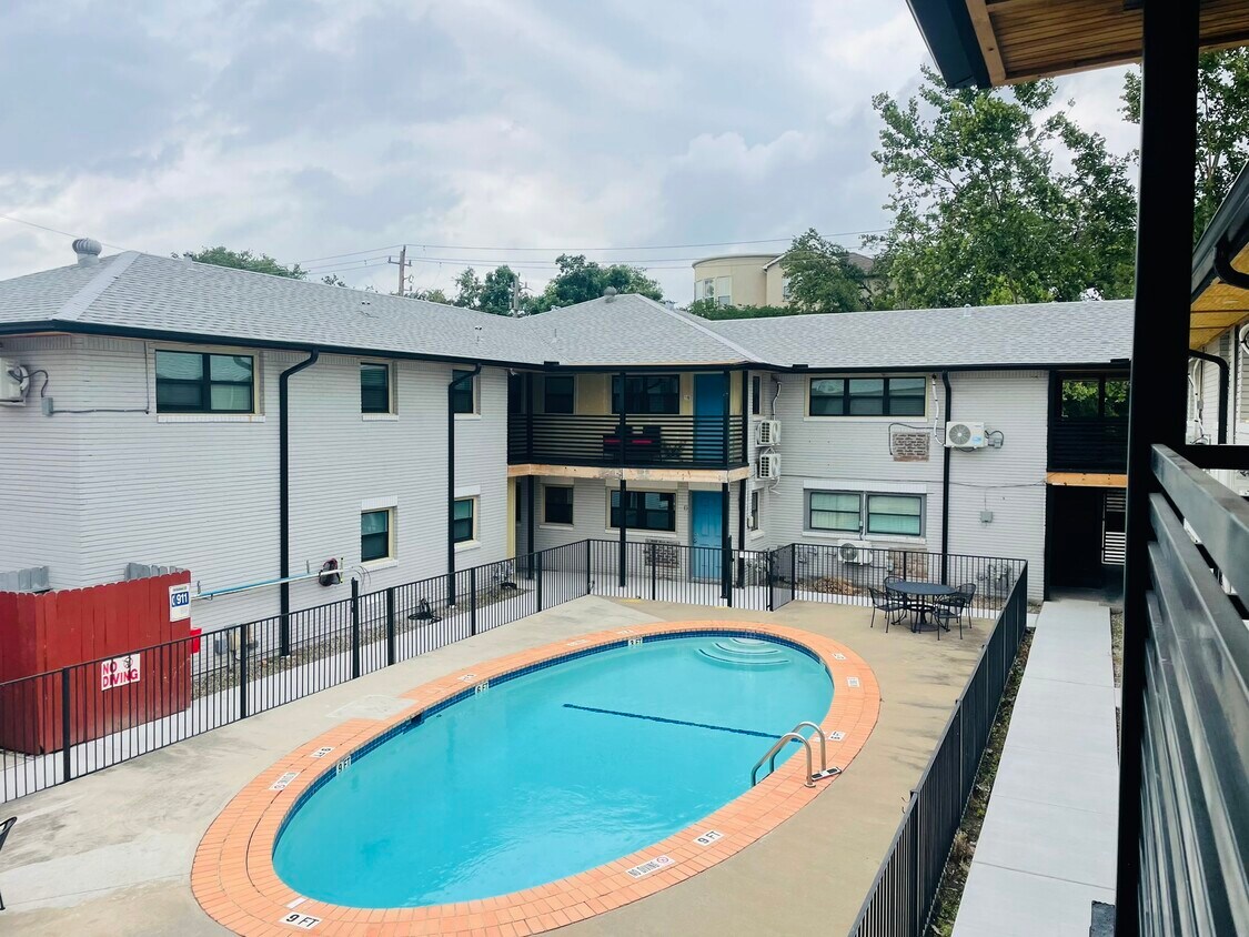 The Block At Montrose Apartments in Houston, TX