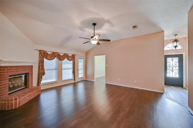 Foto del edificio - 907 Clear Creek Dr