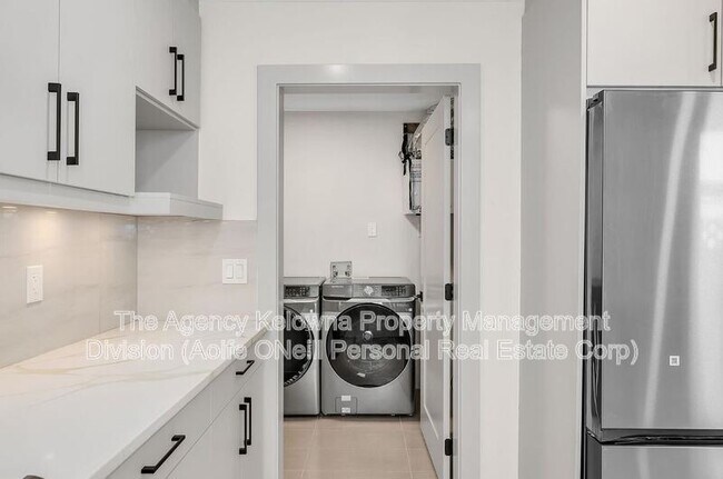 Photo du bâtiment - 2163 Woodlawn St