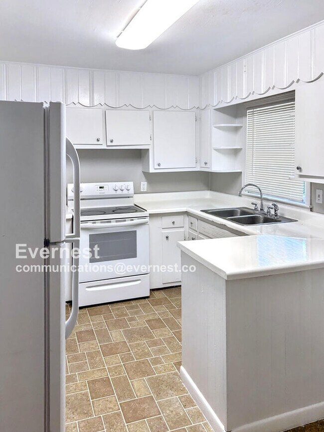 Foto del edificio - 333 Robertson Ave