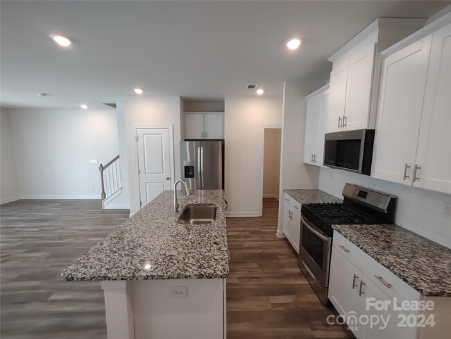 Building Photo - 2631 Greenmarket Dr