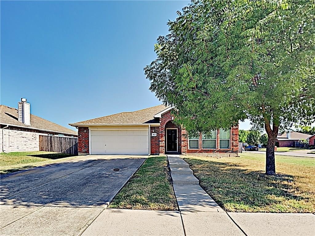 1015 James Donald Ln, Glenn Heights, TX 75154 House Rental in Glenn