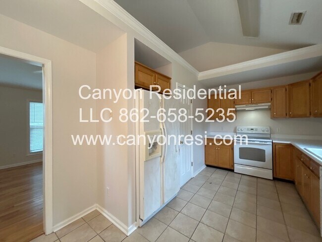 Foto del edificio - 211 Brently Woods Dr