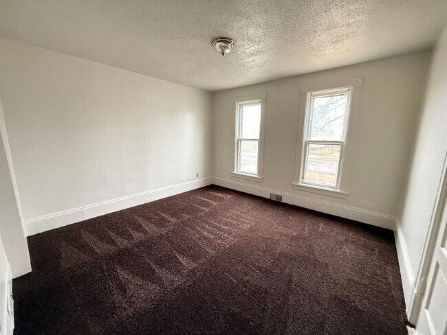 Foto del edificio - Spacious 3-Bedroom Single-Family Home-Near Hospital- Jackson, MI