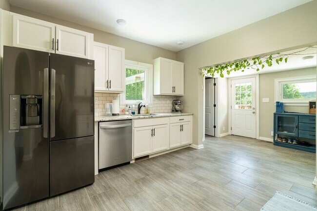 Foto del edificio - Knoxville 37917 - 3 bedroom 2 bath - call Sharon Arnwine 865-313-7215