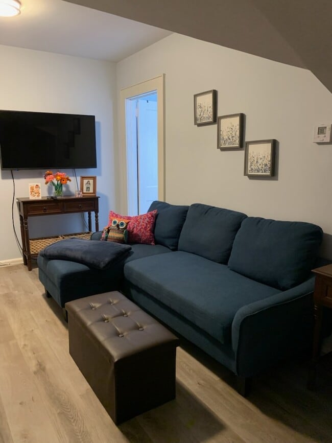 Building Photo - 403 Boulevard