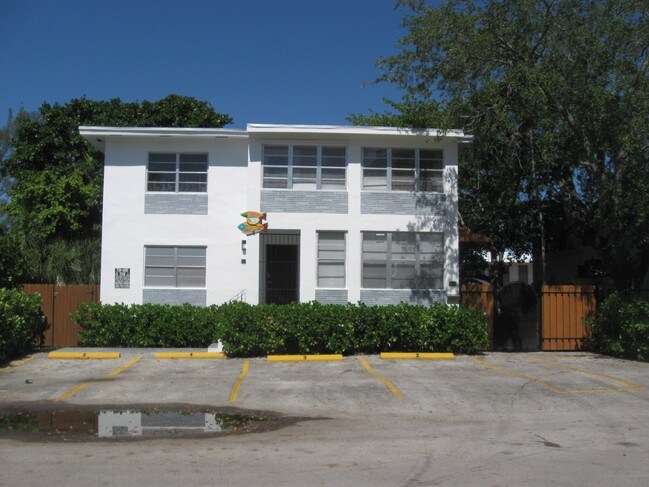 Foto del edificio - 7810 NE 10th Ct