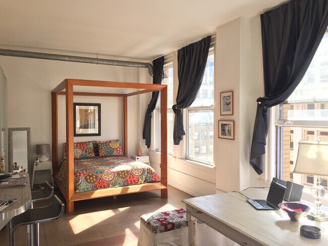 Foto del edificio - 215 W 7th St