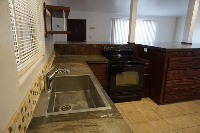 Building Photo - colum2432