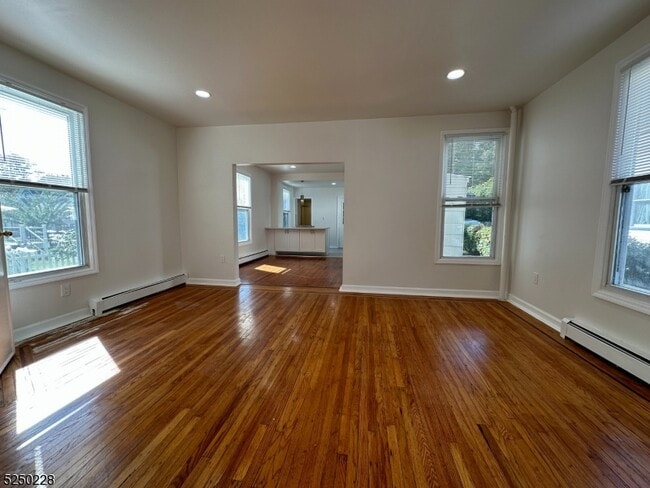 Foto del edificio - 99 Brookfield Ave