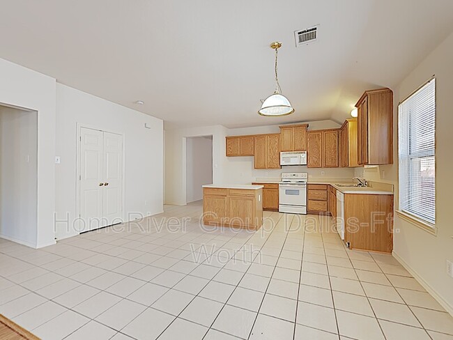 Building Photo - 9964 Sourwood Dr