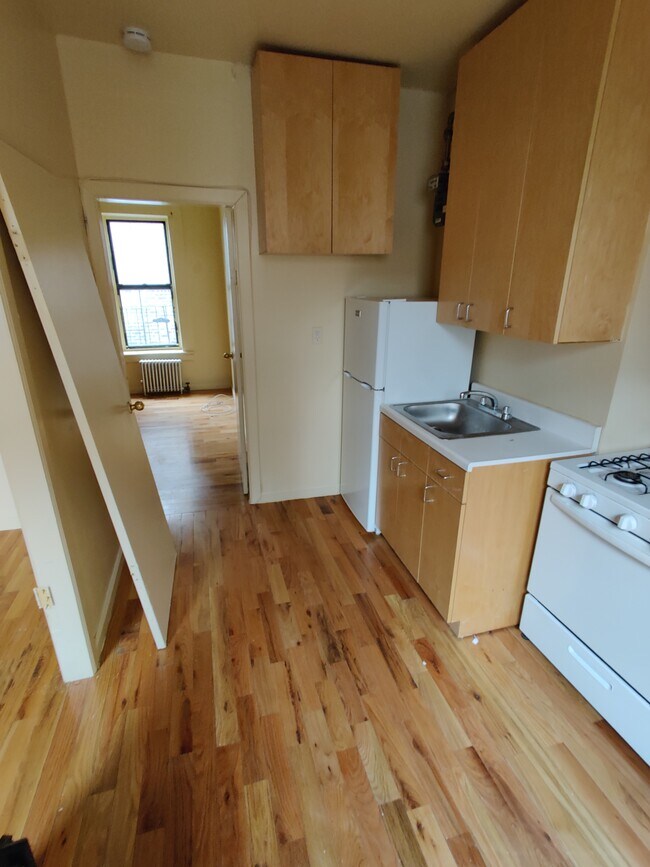 622 E 187th St Unit 4A, The Bronx, NY 10458 Condo for Rent in The