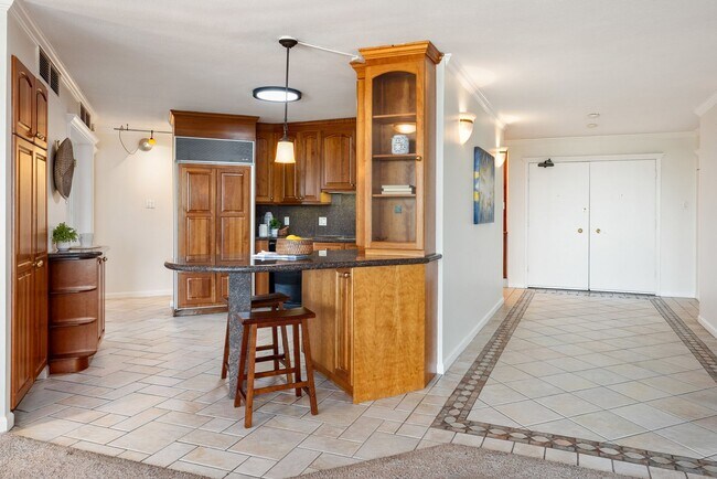 Building Photo - **Incredible 14th Floor 3 bed 3 bath Luxur...