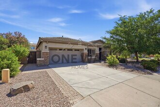 Building Photo - 587 E Benrich Dr
