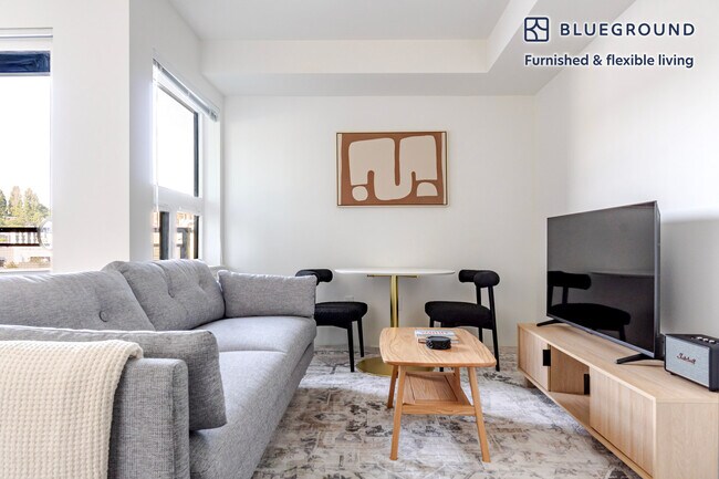 Foto del edificio - 4609 Union Bay Pl NE