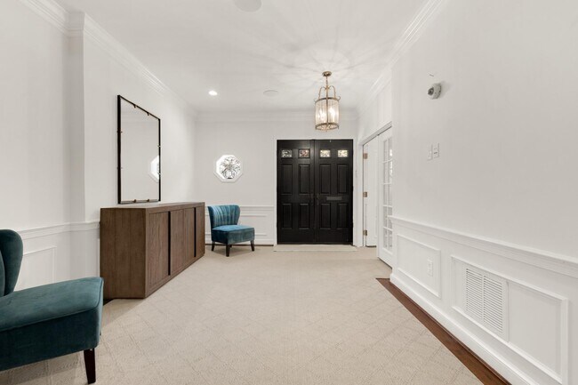 Foto del edificio - 4220 River Rd NW