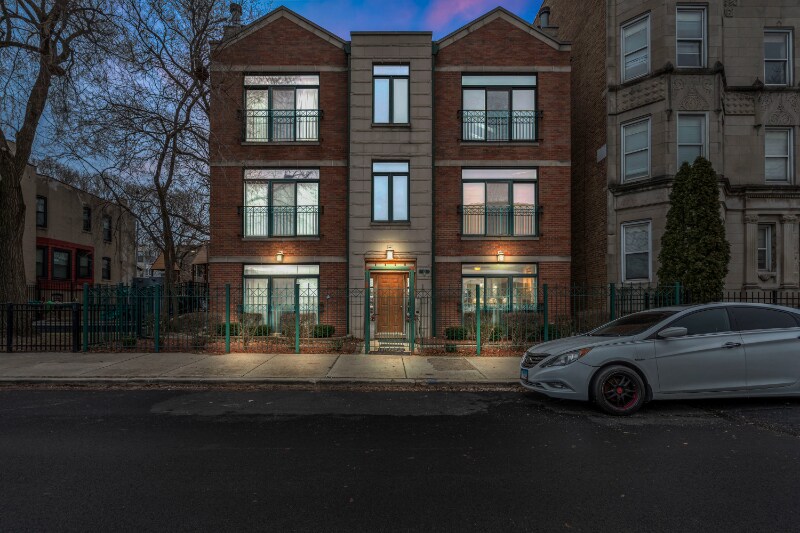 Primary Photo - 421 E 45th St