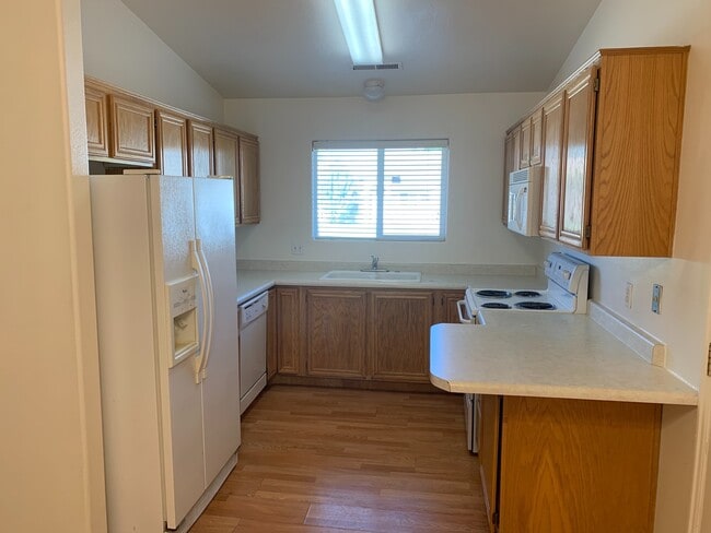 Building Photo - Riviera Palms Condo