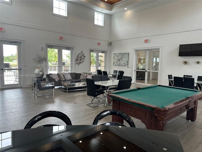 Foto del edificio - 10706 NW 77th St