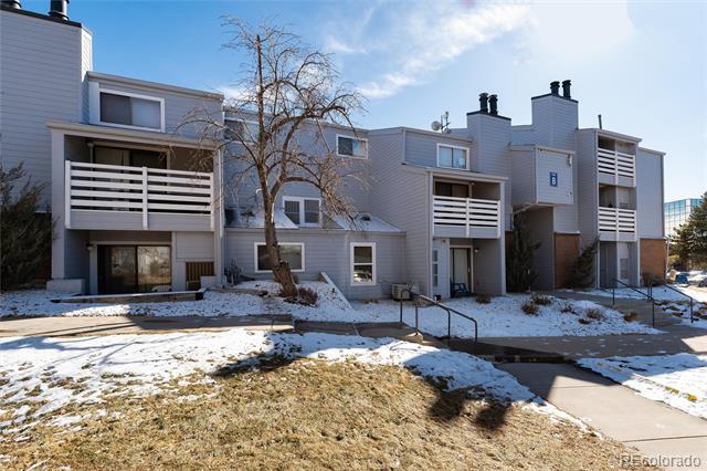 Foto del edificio - 7665 E Eastman Ave